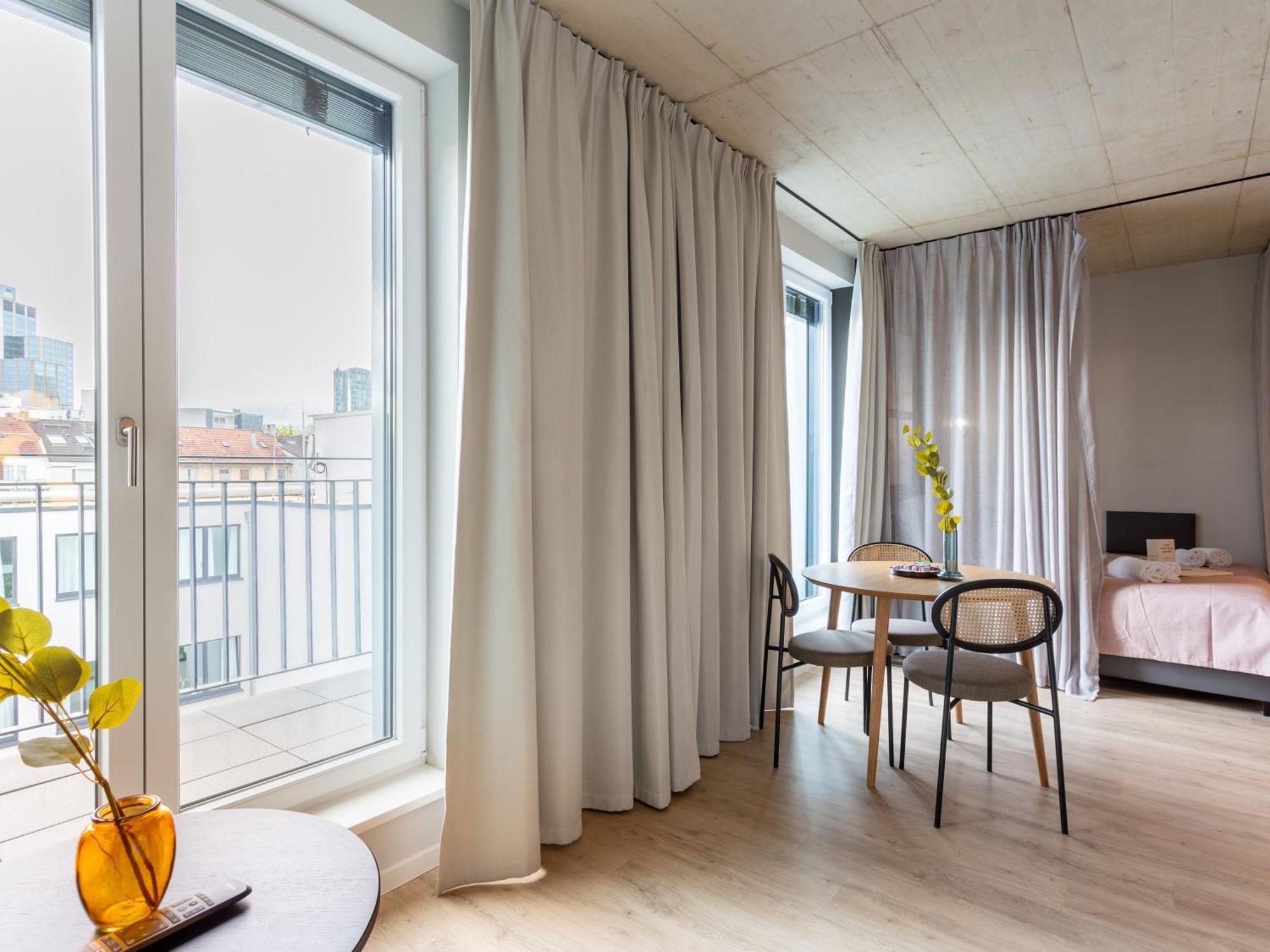 Limehome Duesseldorf Stresemannstrasse - Digital Access Pokoj fotografie