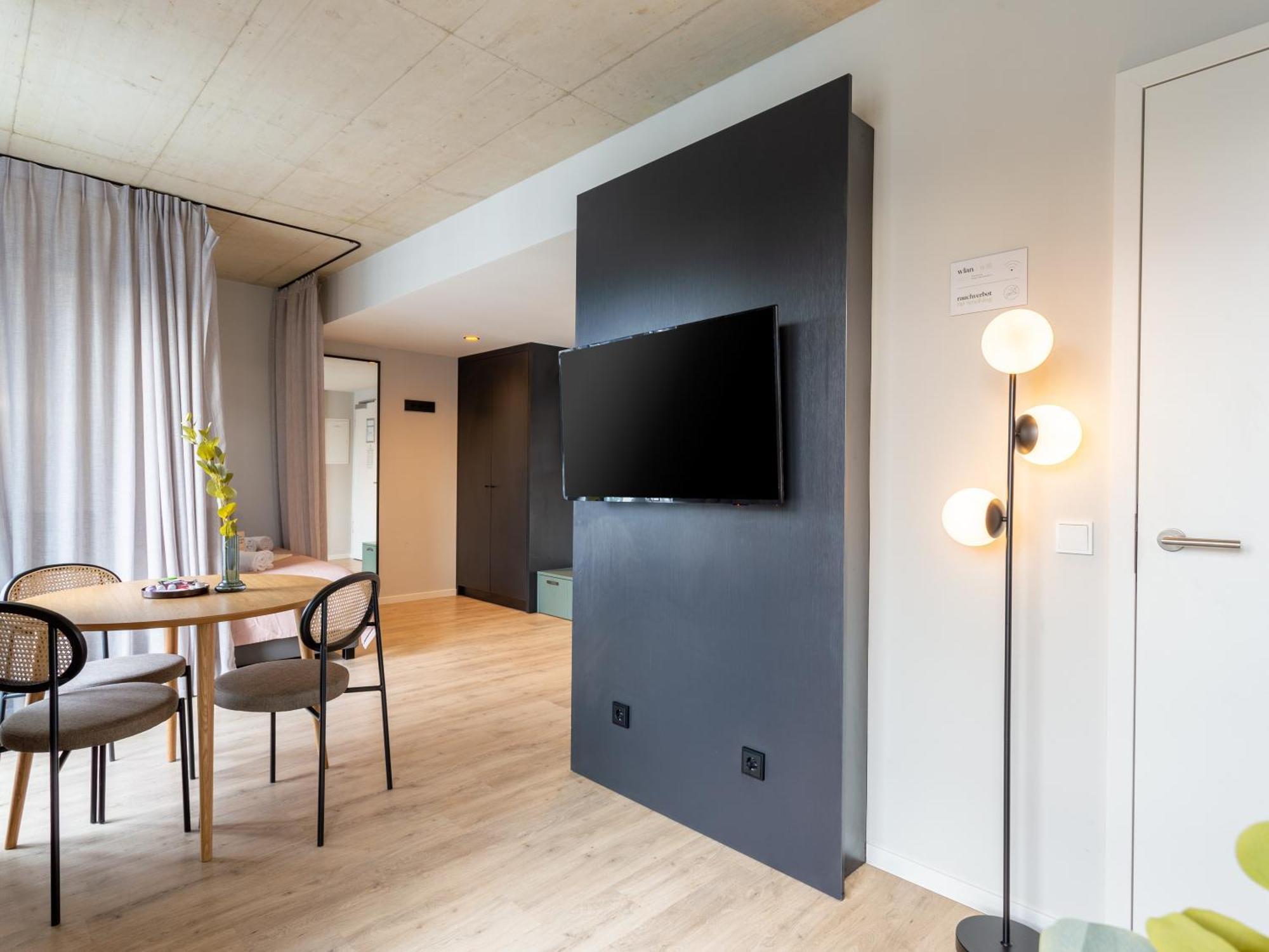 Limehome Duesseldorf Stresemannstrasse - Digital Access Pokoj fotografie
